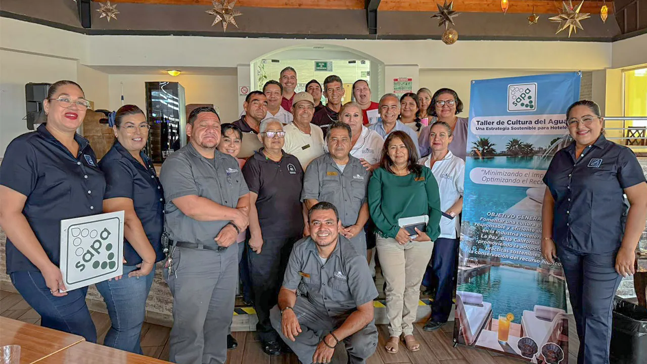 Treinta colaboradores de La Concha Beach Hotel & Club recibieron una capacitación para ejercer buenas prácticas en el cuidado del agua / Foto: Cortesía / Hotel La Concha