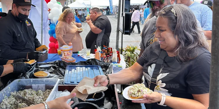 El Gran Ceviche con Causa 2026 reunió a 15 restauranteros de La Paz en el malecón para preparar más de 1 tonelada 650 kilos de ceviche, con fondos para Oleadas de Luz y el CRIT Teletón La Paz / Foto: Pablo Diestro / TurismoBCS.news