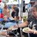 El Gran Ceviche con Causa 2026 reunió a 15 restauranteros de La Paz en el malecón para preparar más de 1 tonelada 650 kilos de ceviche, con fondos para Oleadas de Luz y el CRIT Teletón La Paz / Foto: Pablo Diestro / TurismoBCS.news