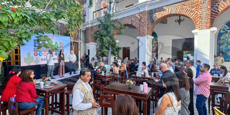 El Bazar Turístico de La Paz prepara su tercera edición para 2026 con el propósito de conectar a emprendedores y prestadores de servicios locales con la industria del turismo del municipio / Foto: Pablo Diestro / TurismoBCS.news