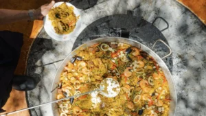El primer Festival de Paellas y Vinos de El Triunfo pone a seis chefs a concurso